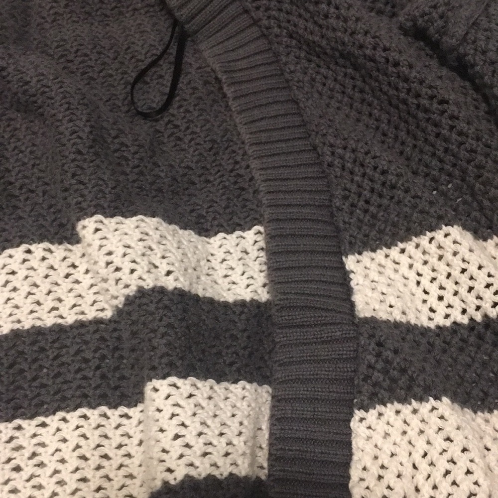 Cardigan - Picture 3 of 4